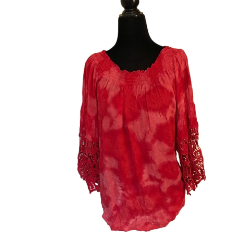 STUDIO West Apparel blouse. Red and pink. Rayon. Women’s size small.